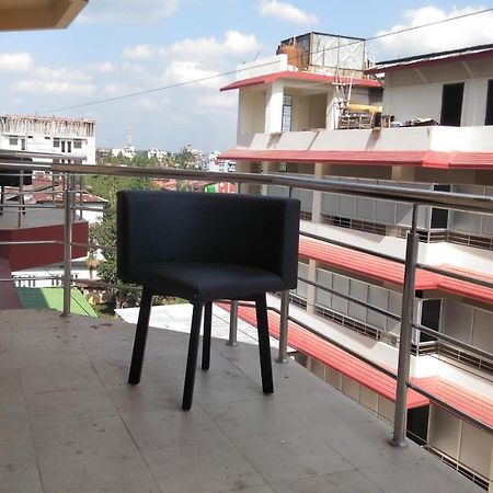 The Four Season Hotel Dimāpur Kültér fotó