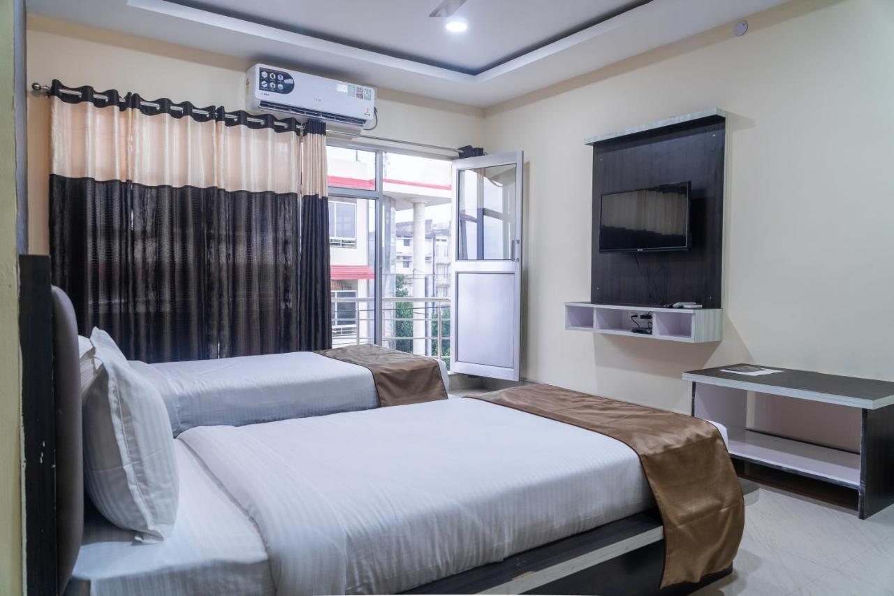 The Four Season Hotel Dimāpur Kültér fotó